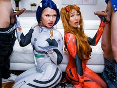 18 jaar, Aziatisch, Grote lul, Grote mammen, Pijpbeurt, Interraciaal, Mager, Tiener