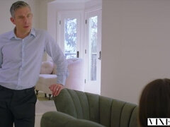 Pijpbeurt, Hondjeshouding, Gezichtzitten, Kokhalzen, Zoenen, Likken, Ondergoed, Kort haar