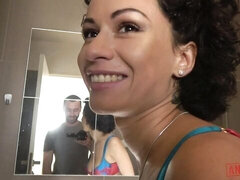 Gros cul, Brunette brune, En levrette, Talons, Pov, Cheveux courts, Maigrichonne, Adolescente