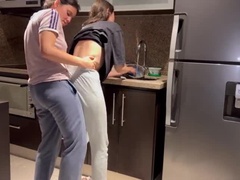 Dildo, Fingern, Küche, Lesbisch, Massage, Rasiert, Schlampe, Ehefrau