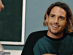 Grosser arsch, Freund, Erotisch, Küssen, Lecken, Im freien, Pool, Titten