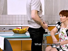 Sucer une bite, Rondelette, Femme couguar, Hard, Mature, Rousse roux, Belle mère