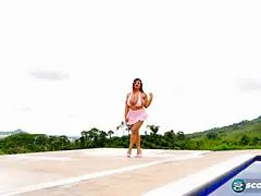 Grote kont, Grote mammen, Badpak, Bruinharig, Hd, Masturbatie, Buiten, Alleen