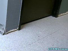 Lieveling, Pijpbeurt, Sperma shot, 1 man 2 vrouwen, Moeder die ik wil neuken, Kut duiken, Kousen, Uniformpje