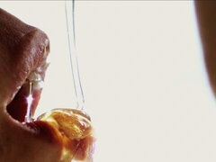 Erótico, Fetiche, Comida, Madres para coger, Tetas naturales, Sexo soft, Solo, Tetas