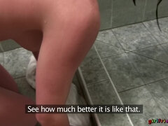 お尻, 浴室, チェコ, 彼女, なめる, 小柄, シャワー, 濡れ