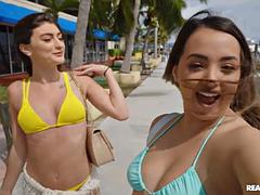 Gros seins, Bikini, Hd, Lesbienne, De plein air, Fête, Actrice du porno