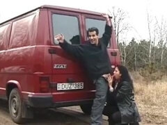 Leie, Grosser schwanz, Braunhaarige, Auto, Paar, Aufs gesicht abspritzen, Hardcore, Öffentlich