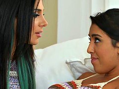 Grosse titten, Vollbusig, Lesbisch, Milf, Stiefmutter, Jungendliche (18+)