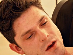 In den arsch, Arsch, Blondine, Fetisch, Faustfick, Schwul, Handschuhe, Rasiert