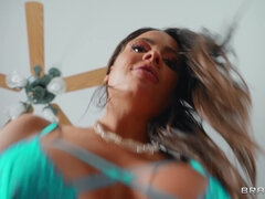 Baby sitter, Attrapée, Hard, Lesbienne, Chatte