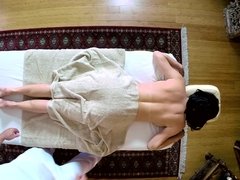 Arsch, Grosse titten, Braunhaarige, Fingern, Ehemann, Massage, Öl, Muschi