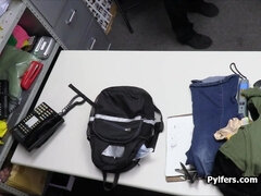 18 jaar, Enthousiasteling, Pijpbeurt, Hardcore, Tepels, Kantoor, Tiener, Tieten likken