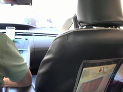 フェラチオ, 口内発射, 足コキ, 手コキする, アウトドア, パンティ, 公共, ふっくら乳首