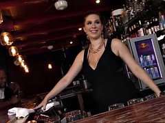 Grosse bite, Gros seins, Noire, Brunette brune, Tir de sperme, Groupe, Interracial, Nénés