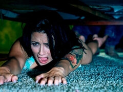 Américain, Gros cul, Gros seins, Sucer une bite, Brunette brune, Chaussures, Tatouage, Pute