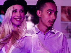 Blonde, Doigter, Embrassement, Lesbienne, Masturbation, Chatte, Jarretelles, Adolescente