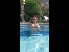 Amateur, Hd, Mère que j'aimerais baiser, Maman, Piscine, Public, Rousse roux, Gicler