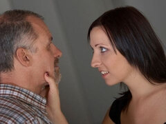 デカチン, フェラチオ, バック, 手コキする, 淫乱熟女, 靴, スカート, ストリッピング