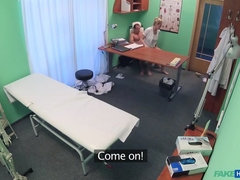 Amateur, Corrida, Médico, Estilo perrito, Enfermera, Coño, Uniforme, Voyeur