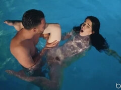 ベッドルーム, フェラチオ, 自然山雀, アウトドア, プール, ショートヘア, オッパイの, 濡れ