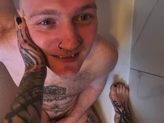 Füsse, Weibliche domination, Fetisch, Grufti, Hardcore, Latina, Pissen, Toilette