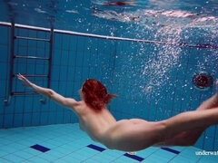 18 años, Morena, Hembra, Fetiche, Hd, Pequeña, Público, Mojado