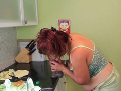 Kont, Grote mammen, Bruinharig, Dik, Masturbatie, Kut duiken, Tieten likken, Vrouw