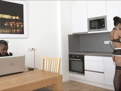 巨乳な, イく瞬間, チェコ, 異人種間, なめる, メイド, ヤリマン, ストッキング