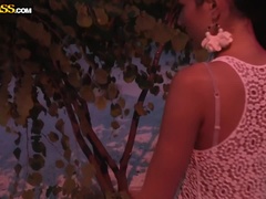 Salle de bains, Brunette brune, Faciale, Petite amie, Lingerie, Masturbation, Orgasme, Piercing