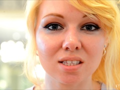 Extrem, Fußfetisch, Lingerie, Massage, Masturbation, Orgasmus, Strümpfe, Spielzeuge