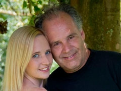 Blond, Hondjeshouding, Zoenen, Masturbatie, Buiten, Geschoren, Lerarin, Tiener