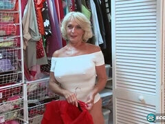 Belle grosse femme bgf, Gros cul, Gros seins, Doigter, Masturbation, Mature, Solo, Dénudage