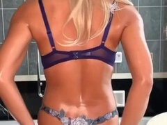 Enthousiasteling, Grote mammen, Blond