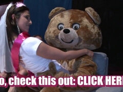 Gros cul, Gros seins, Sucer une bite, Compilation, Dansant, Hard, Mère que j'aimerais baiser, Orgie