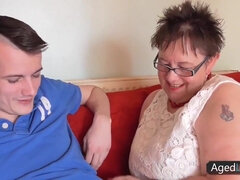 Amateur, Cul, Gros cul, Sucer une bite, Brunette brune, Plantureuse, Tir de sperme, Mature