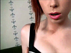 Sucer une bite, Tir de sperme, Branlette thaïlandaise, Pov, Rousse roux, Adolescente