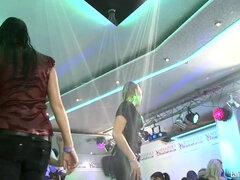 Kont, Grote kont, Grote mammen, Dronken, Lesbisch, Moeder die ik wil neuken, Orgie, Tieten likken