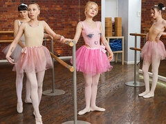 18 летние, Жопа, Большой член, Минет, Собачьи, Натуральные сиськи, Тощие, Молоденькие