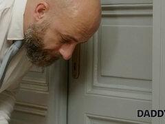 Grosser schwanz, Braunhaarige, Tschechisch, Papi, Schwanz, Piercing, Muschi, Jungendliche (18+)
