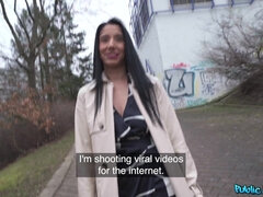 Blasen, Braunhaarige, Bekleidet, Tschechisch, Dildo, Milf, Ablutschen, Spielzeuge