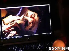 Erotic babes treat lucky guy with passionate threeway