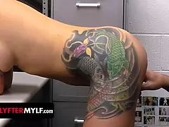 Cul à la bouche, Coulisses, Gorge profonde, Faciale, Mère que j'aimerais baiser, Criant, Esclave, Tabou