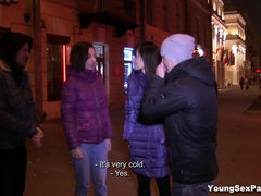 Tir de sperme, Le plan cul à quatre, Groupe, Embrassement, Nue  à poil, Chatte, Rasée, Adolescente