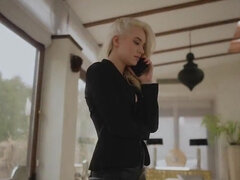 In den arsch, Tussi, Grosser schwanz, Blondine, Blasen, Hardcore, Pov, Titten