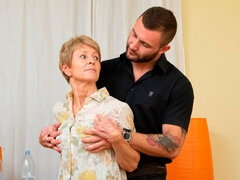 Blonde, Sucer une bite, Doigter, Mature, Mère que j'aimerais baiser, Seins naturels, Pénis, Dénudage