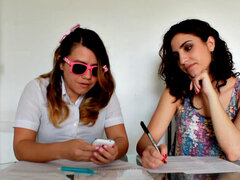 Brunette brune, Lunettes, Embrassement, Lesbienne, Culottes ou slips