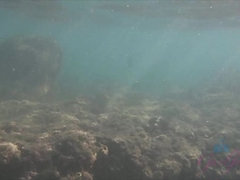 Badpak, Bruinharig, Vriendin, Zoenen, Buiten, Gezichtspunt, Kut duiken, Geschoren