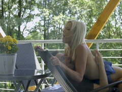 Lécher le cul, Blonde, Voiture, Fétiche, Branlette thaïlandaise, De plein air, Tatouage, Épouse