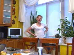 Блондинки, Очки, Каблуки, Трусики, Пухлые соски, Короткая стрижка